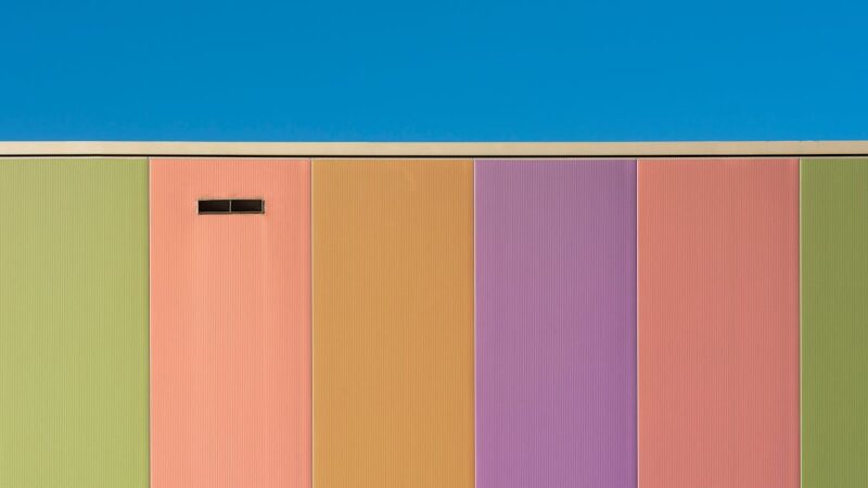 Astuces pour créer un look harmonieux en jouant avec les couleurs