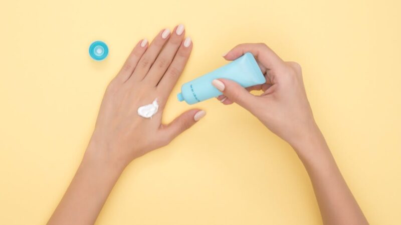 Comment adapter votre routine de soins à l’évolution de votre peau