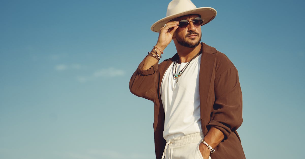 découvrez l'art de l'accessoirisation : transformez votre look avec des bijoux, sacs et autres accents tendance. apprenez à choisir les bonnes pièces pour chaque occasion et exprimez votre style unique.