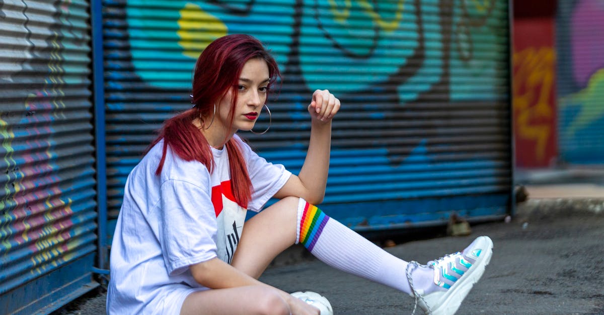 découvrez les icônes de la mode qui inspirent les tendances et redéfinissent le style à travers le monde. plongez dans l'univers des créateurs, mannequins et influenceurs qui marquent leur époque.