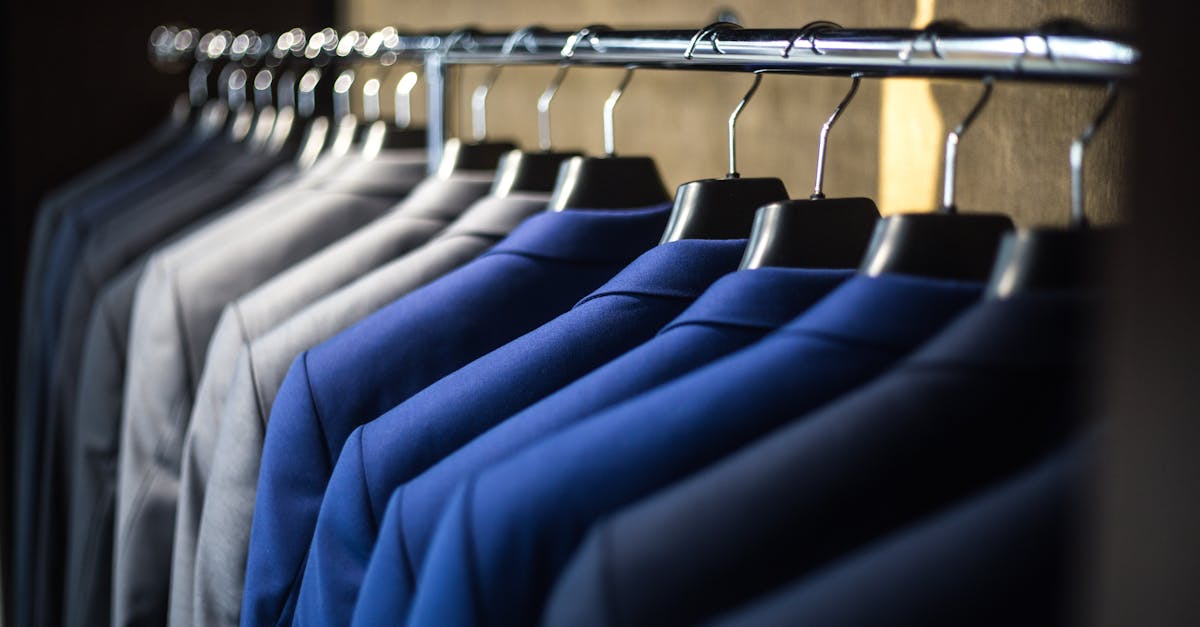 découvrez notre collection de menswear, alliant élégance et confort. des vêtements modernes et intemporels pour l'homme contemporain, adaptés à toutes les occasions. explorez les dernières tendances en mode masculine et exprimez votre style unique avec nos pièces sélectionnées avec soin.