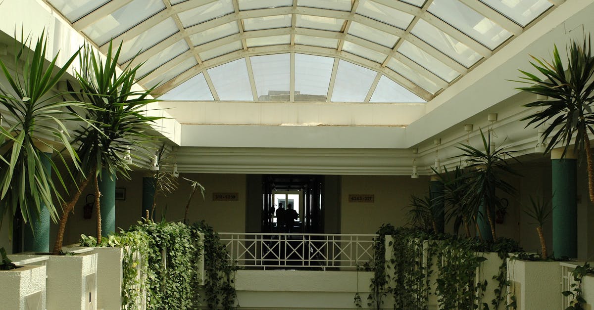 découvrez l'élégance et le raffinement d'un intérieur sophistiqué, alliant design moderne et détails classiques pour créer des espaces uniques et intemporels.