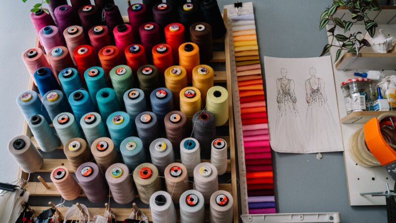 Les secrets pour associer couleurs et motifs avec assurance