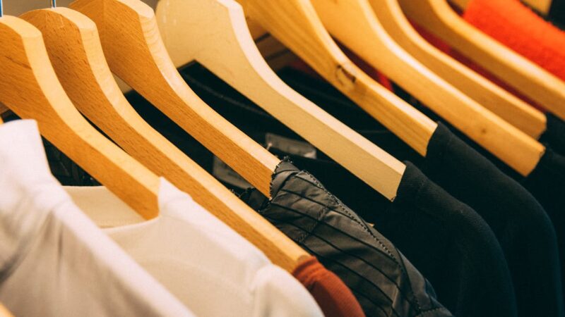 Les secrets pour un dressing organisé et tendance