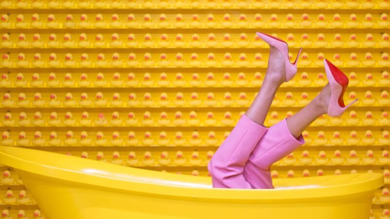 Les tendances colorées en accessoires pour égayer vos looks
