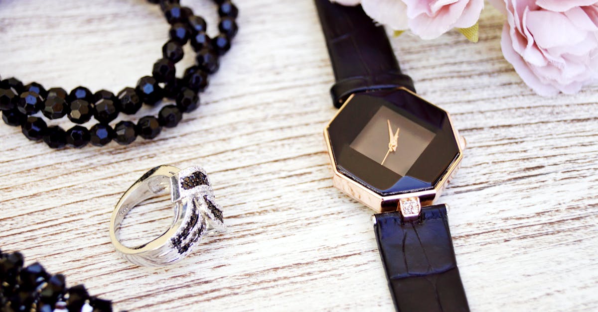 découvrez notre vaste sélection d'accessoires tendance pour compléter votre style. que vous cherchiez des bijoux, des sacs, des foulards ou des articles de mode uniques, trouvez les pièces parfaites qui ajoutent une touche d'élégance à votre quotidien.