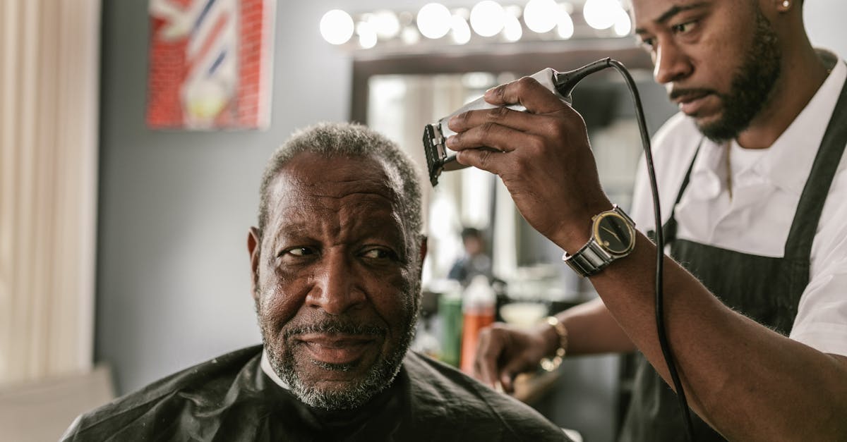 découvrez les tendances incontournables en matière de soins de la barbe ! de l'entretien quotidien aux produits innovants, explorez les meilleures pratiques pour garder votre barbe en parfait état et suivre les dernières modes. que vous soyez novice ou expert, trouvez des conseils adaptés à votre style.