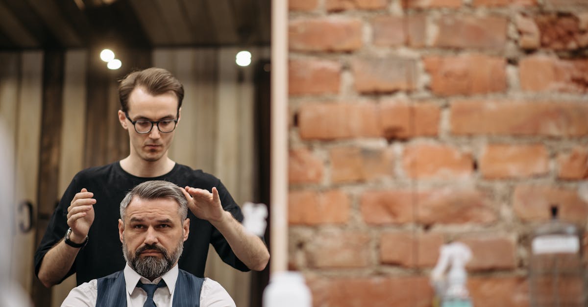 découvrez les dernières tendances en matière de soins de la barbe ! explorez des conseils, produits et techniques innovants pour entretenir et styliser votre barbe tout en reflétant votre personnalité. restez à la pointe de la mode masculine avec nos astuces et recommandations.