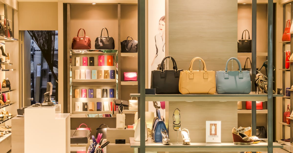 découvrez les dernières tendances de la mode, des conseils de style, et des inspirations pour créer votre look unique. restez à la pointe de la fashion avec nos articles et astuces dédiés aux passionnés de mode.