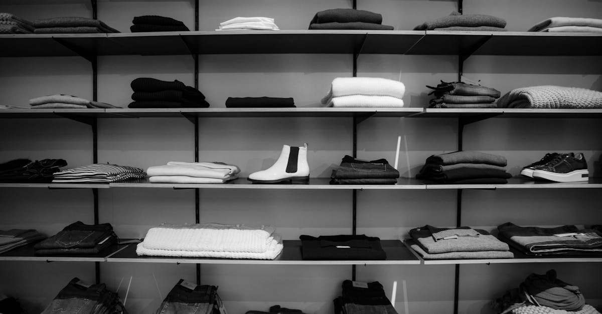découvrez notre sélection de wardrobes élégantes et fonctionnelles, parfaites pour organiser vos vêtements et accessoires avec style. trouvez la pièce idéale pour embellir votre intérieur !